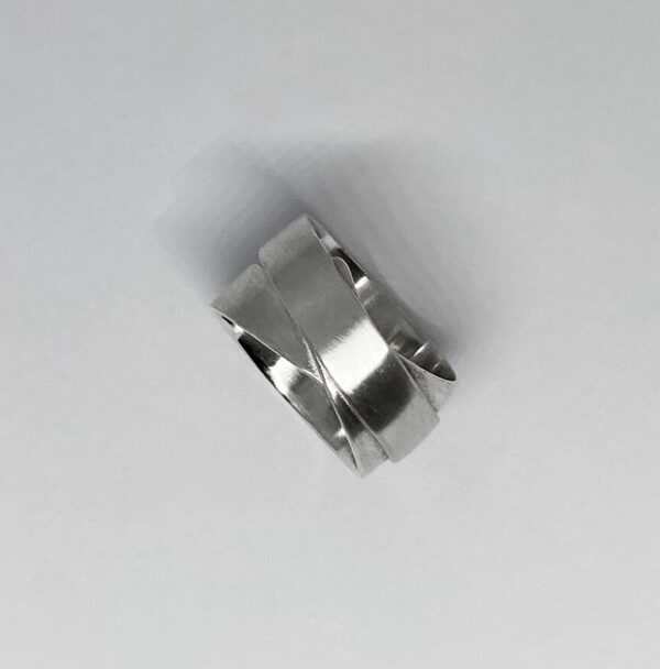 bague ruban argent brossé