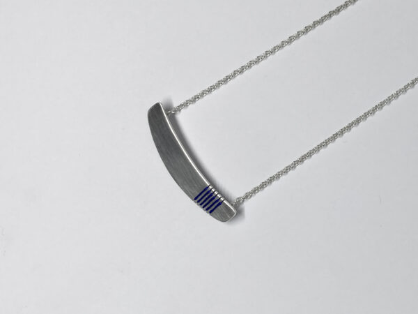Collier POINTS DE COUTURE Stries argent et fil de soie